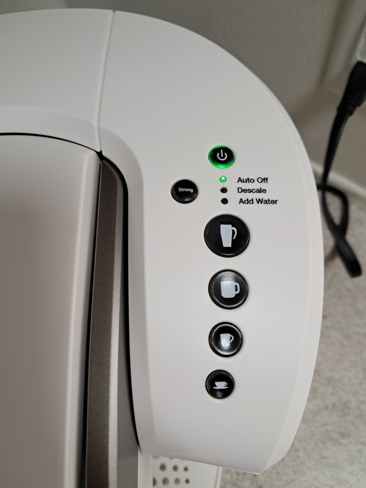 KEURIG SELECT K80 COFFEE MAKER, WORKS GREAT, WHITE (USED)