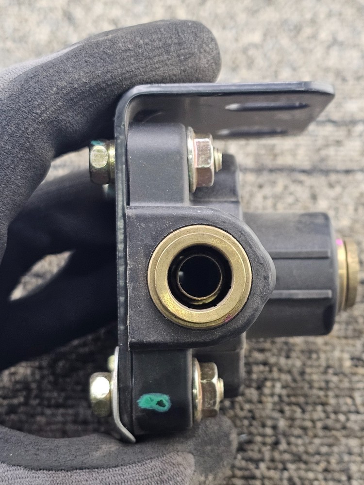 Bendix 3518868C2 Quick Release One Valve Pushlock