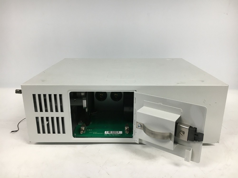 Stryker X7000 | 220-190-000 Xenon Endoscopy Light Source Untested Part only
