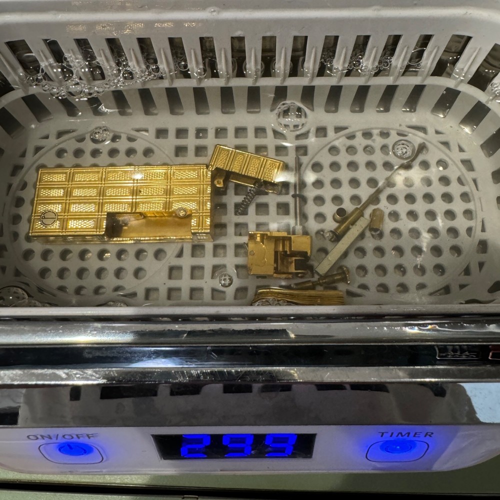 Rare Dunhill Lighter Gold check Pattern-Ultrasonically cleaned