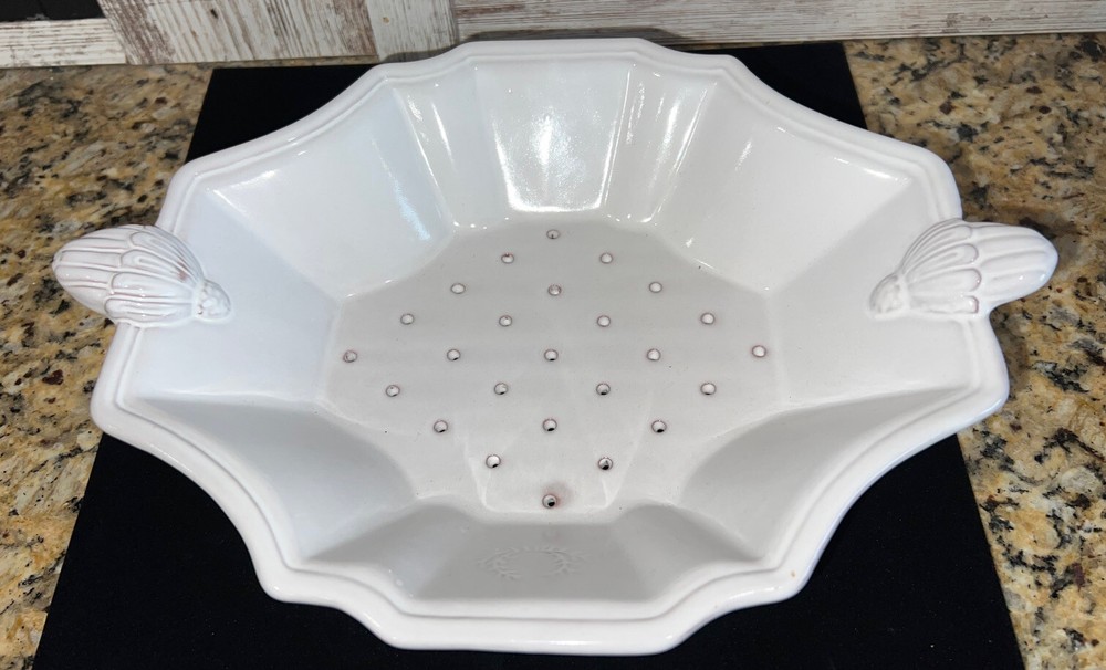 Style Eyes Embossed Whiteware Berry Colander