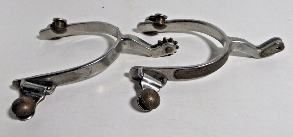 2 Spurs brass decoration on side vintage