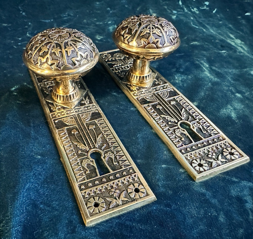 Antique Victorian Sargent Brass Arcadia Passage Set, 2 Door Knobs & 2 Backplates