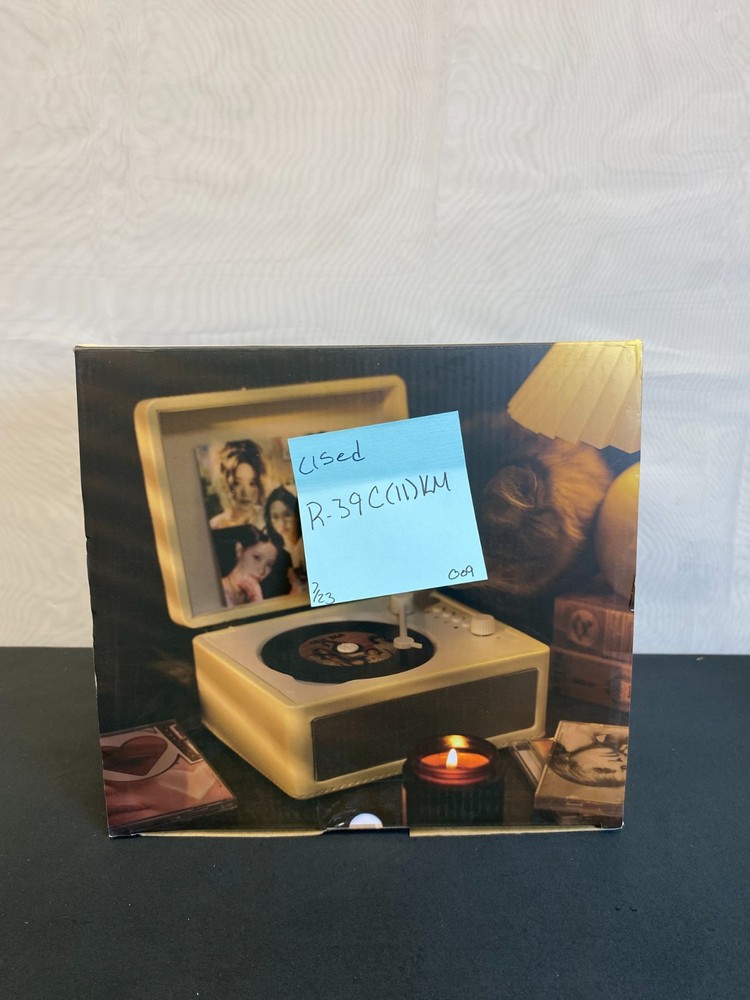 Yinhing White Built-In Speakers Bluetooth Portable CD Player With Remote Control