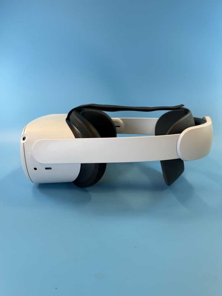 Meta Quest 2 Virtual Reality Headset KW49CM White
