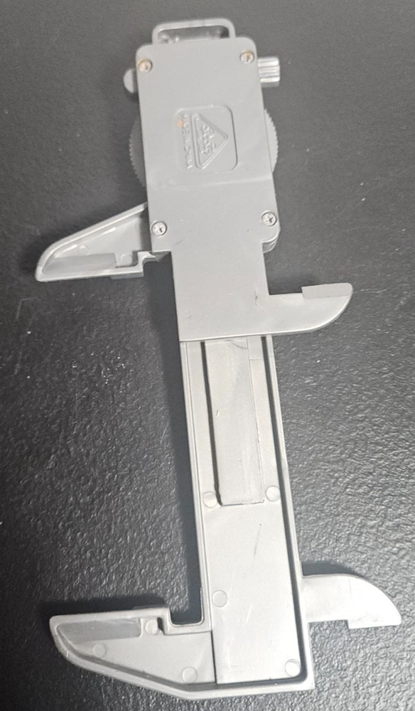 MY WORKSHOP. MEASURING TOY CLAMP. SHOCKPROOF.
