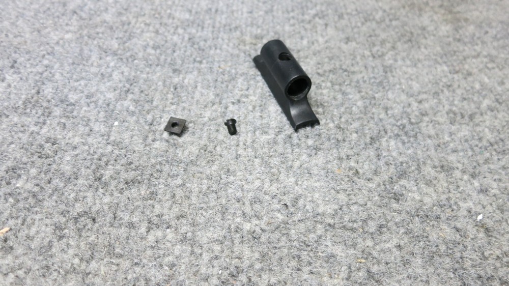 CVA BOBCAT MUZZLELOADER ROD THIMBLE WITH SCREW, VERY GOOD USED CONDITION.