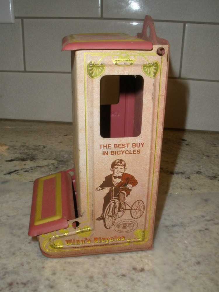 WINN'S BICYCLES EMPTY MATCH BOX HOLDER TIN JASCO