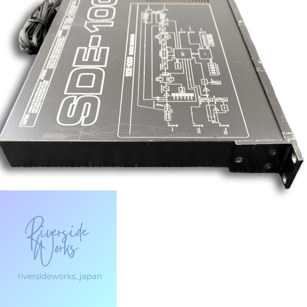 ROLAND SDE-1000 Digital Delay Unit