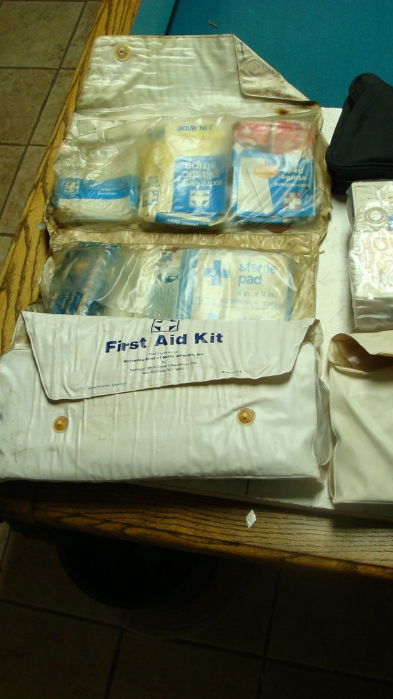 6 Plus Mercedes First Aid Kits