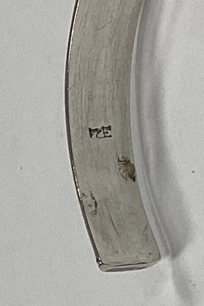 Modern open bangle in Sterling Silver
