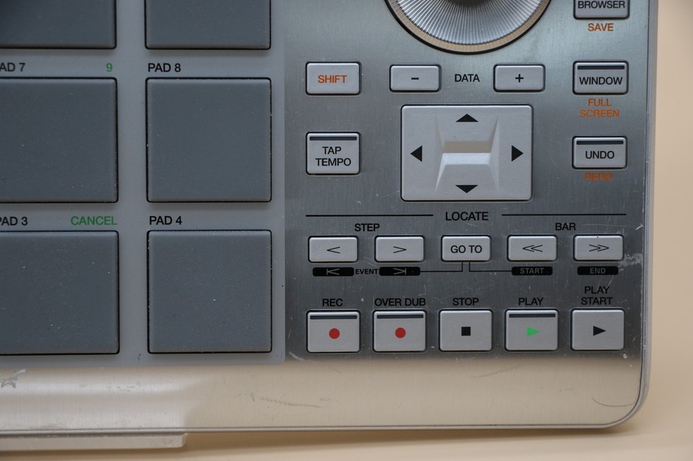 Akai Professional MPC Studio Music Production Controller - Silver