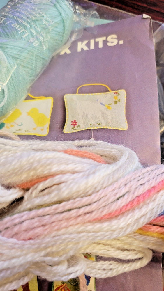 NEEDLEPOINT - Music Box Kit: Little Lamb