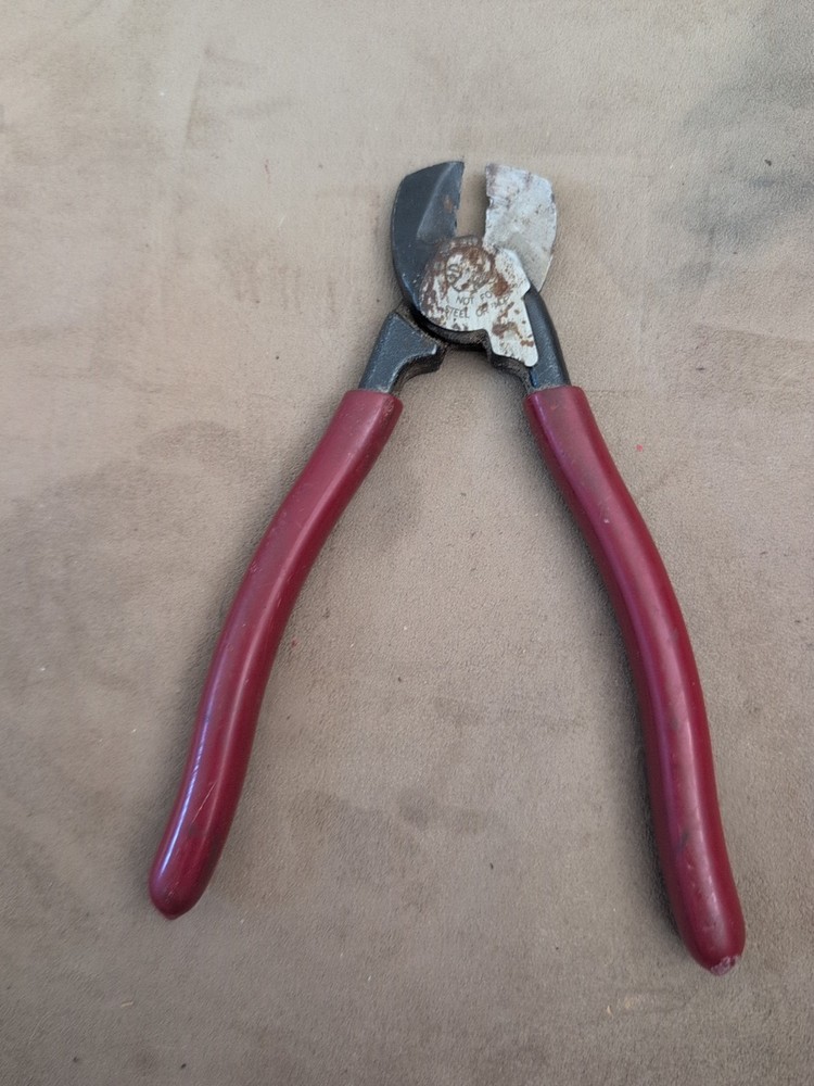 High-Leverage Compact Cable Cutter Klein Tools 63215