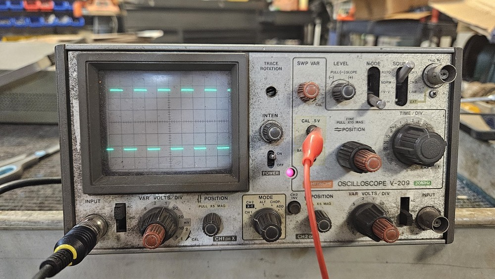 Hitachi Oscilloscope V-209 - Tested And Displays Wave Form On Both Channels