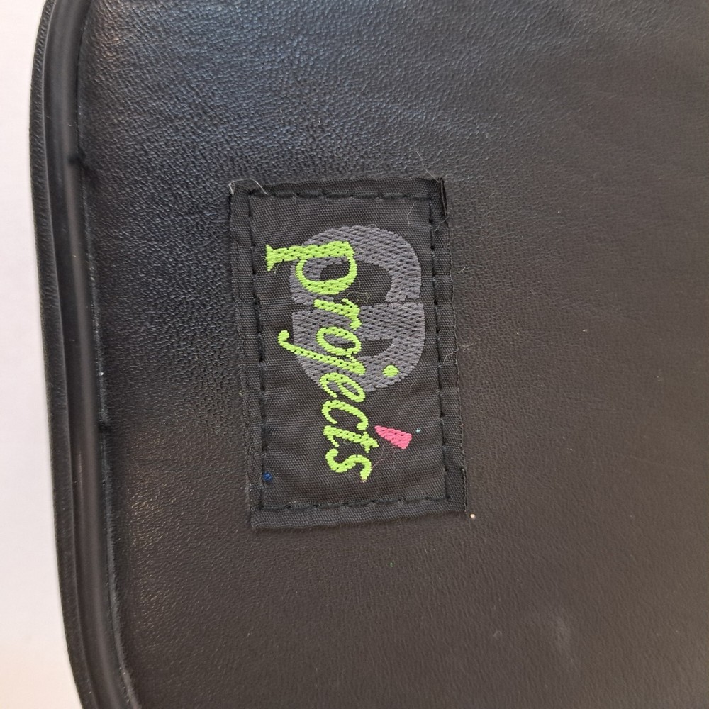 CD Projects - 12 CD/DVD case / Holder - Black with Carry - Zipper Closure