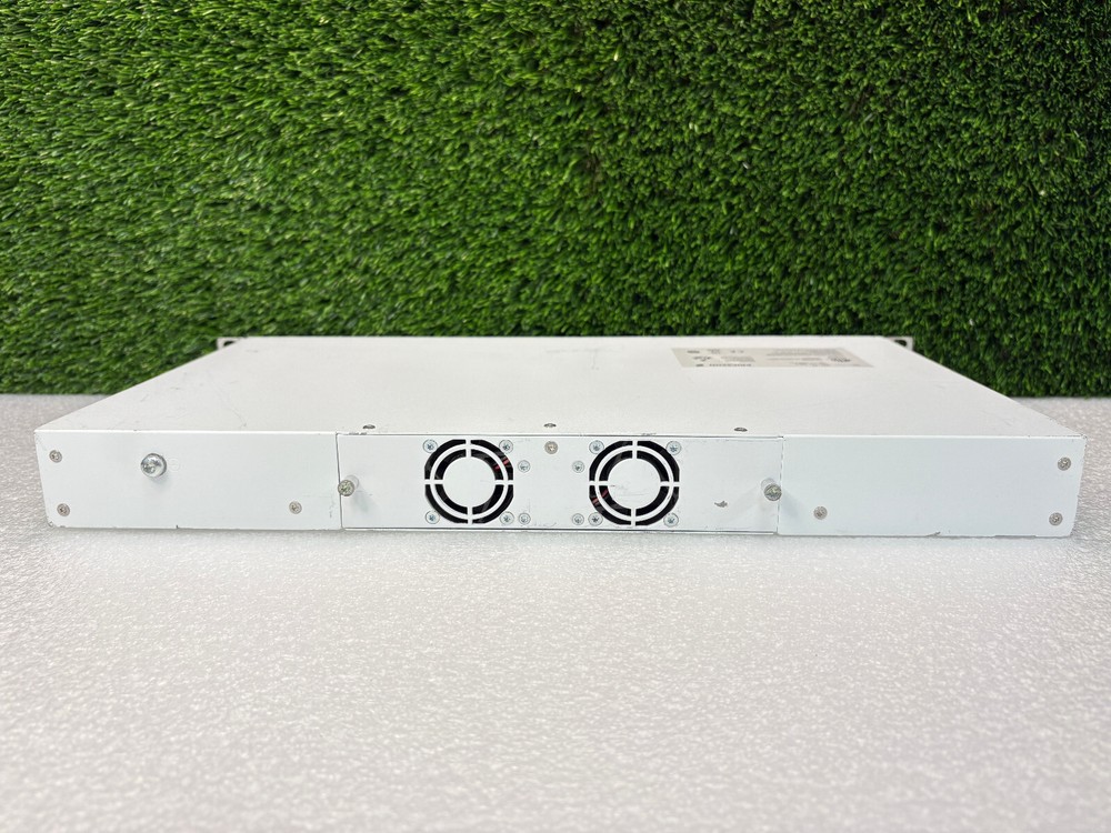 PRE OWNED | Ericsson SIU-02 / KDU 137 596 EthernCustomize Network Switch - White