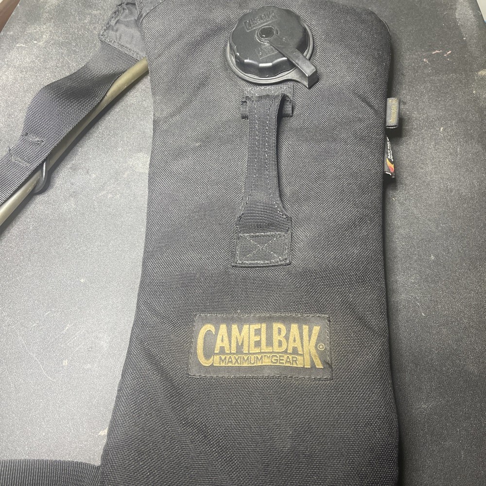 CAMELBAK MAXIMUM GEAR HYDRATION BACKPACK BLACK