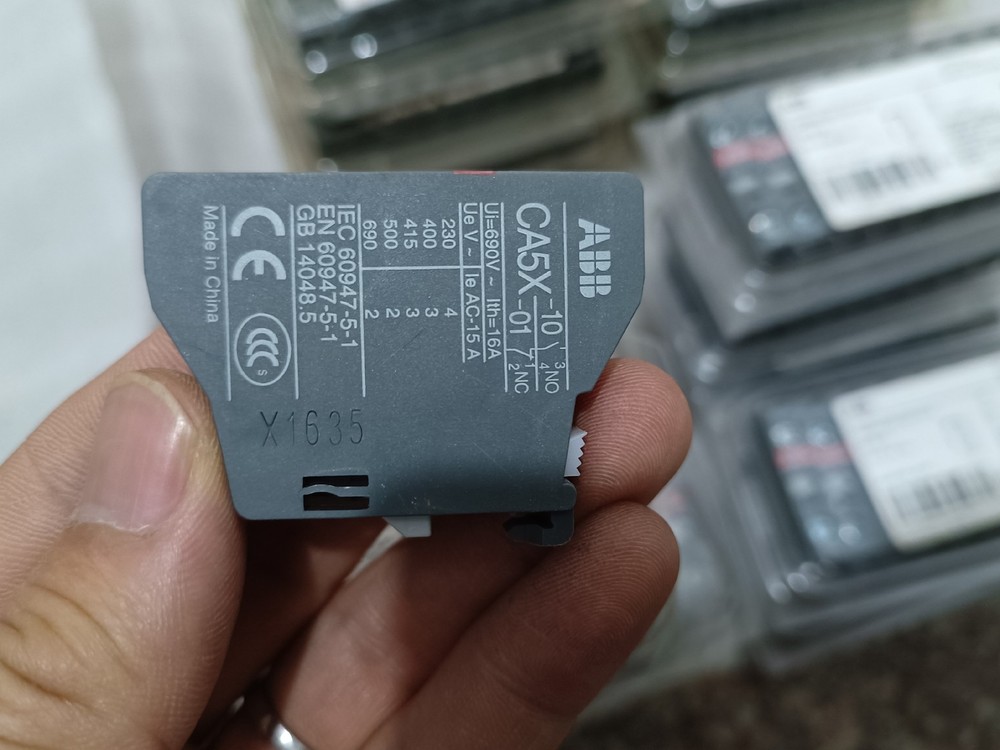 10PCS NEW CA5-01 Auxiliary contact
