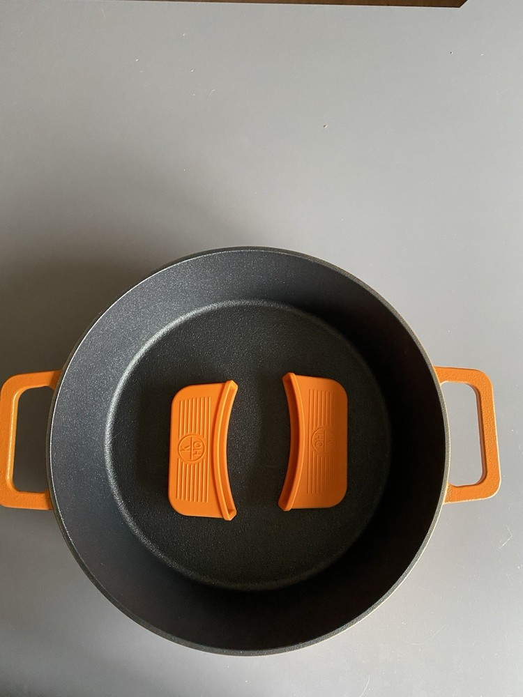 Kitchen HQ 4.5-Quart Cast Iron Nonstick Braiser Orange.