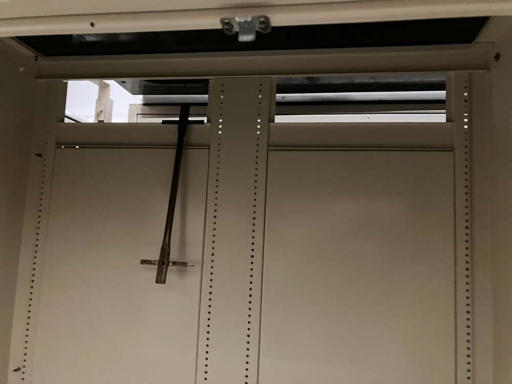 Modular Lab Bench Casework w/Epoxy Top 6'