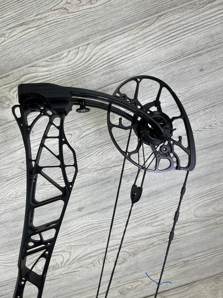 Used Mathews Lift 33 RH Black