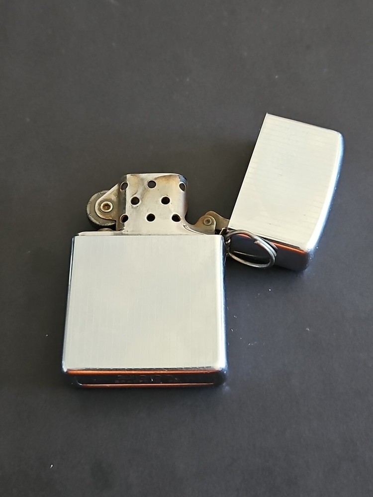 VINTAGE ZIPPO POLISHED CHROME STRIPED REGULAR LIGHTER ENGRAVABLE NON WORKING