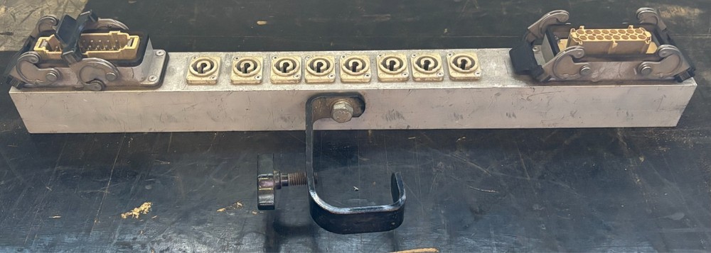 Harting HAN16 to 8x Powercon adapter