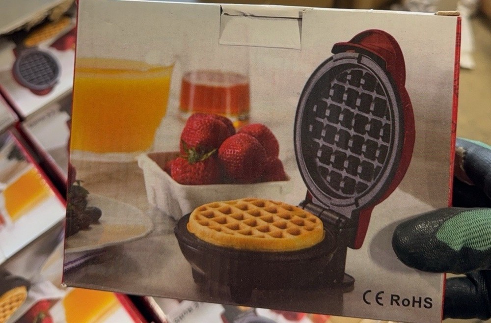 Mini Waffle Maker Red 4” Non-Stick Surface 350W Breakfast Machine CE RoHS