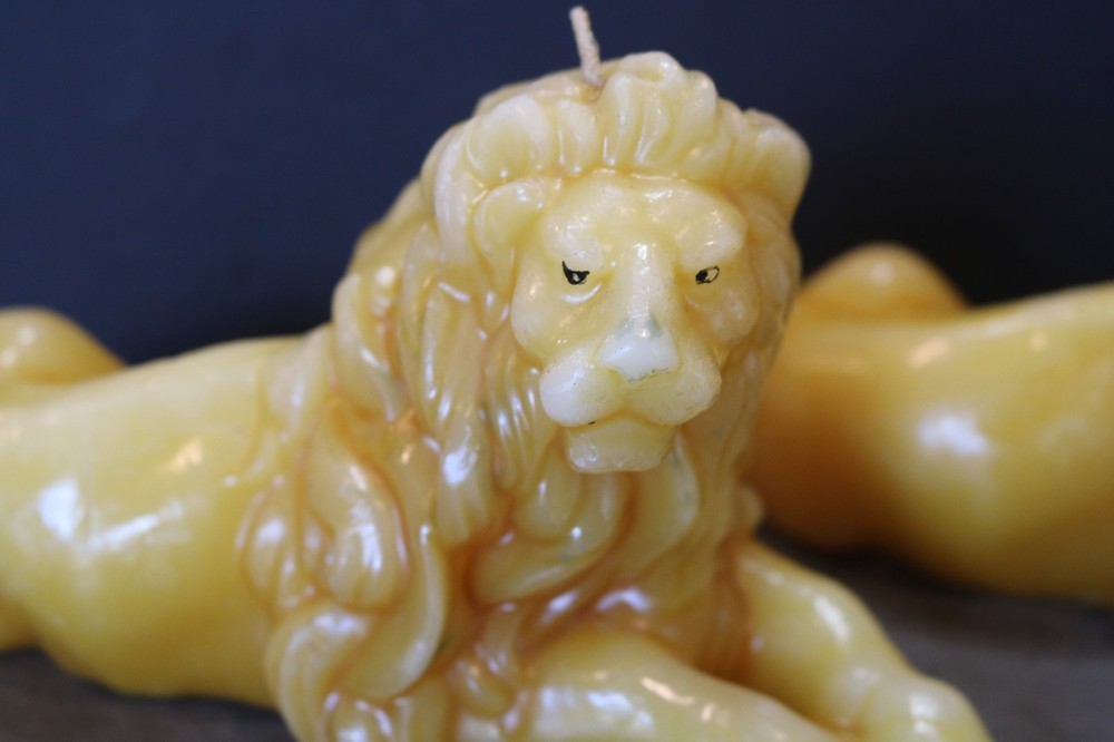 VTG PAIR FIGURAL LION CANDLES