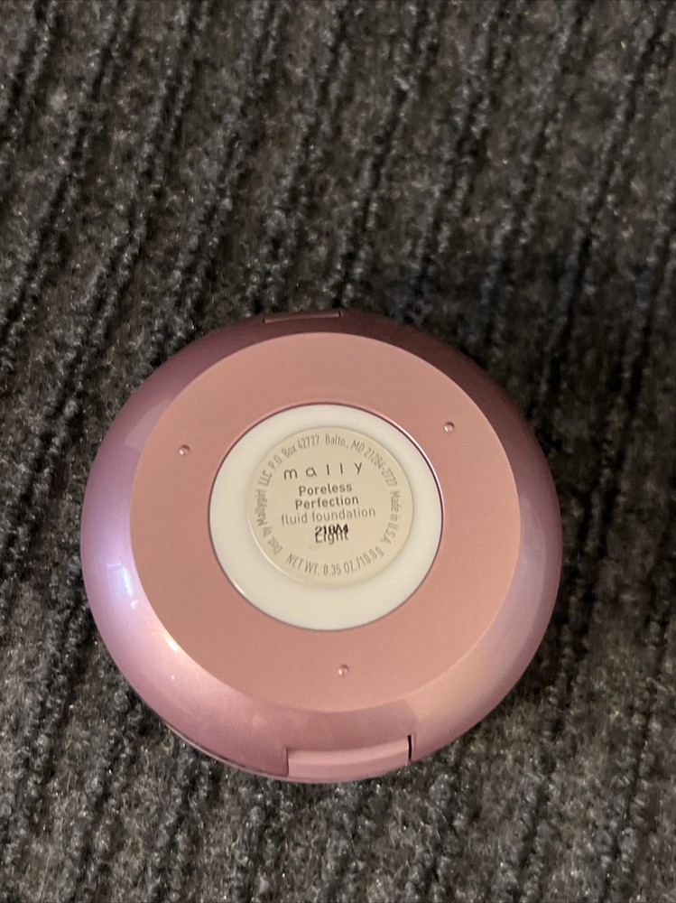 Mally Poreless Perfection Fluid Foundation LIGHT