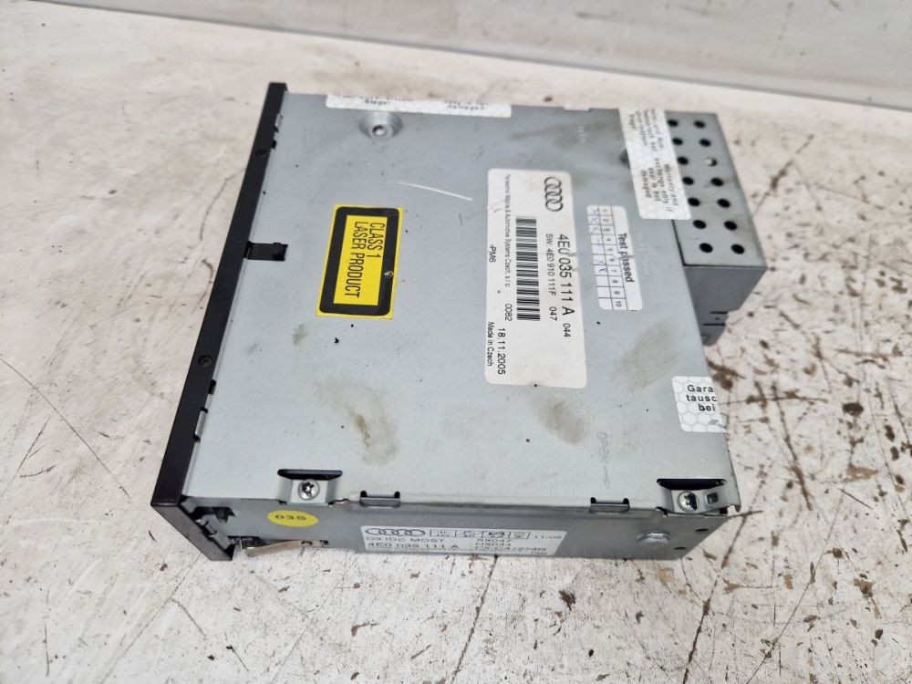 CD Changer 6x Compartment Fits for Audi A6 (4F2) 2.4 4E0035111A