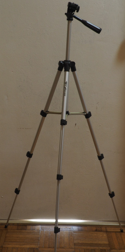 Weifeng WT3110A Camera Using Professional Flexible Aluminum Tripod Silver