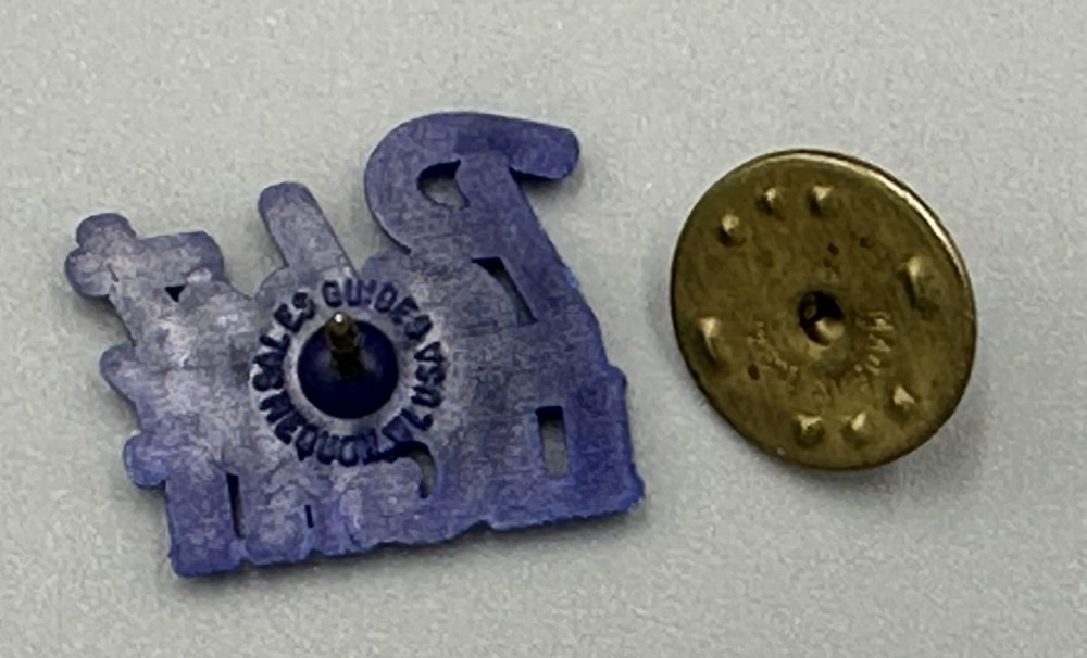 Vintage PABST LIGHT Plastic Pin BEER Advertising
