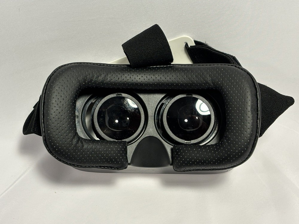 Virtual Reality Headset by Gabba Goods