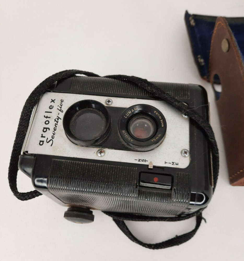 ARGUS, ARGOFLEX SEVENTY-FIVE. 1960s Camera w/ Case. Untested