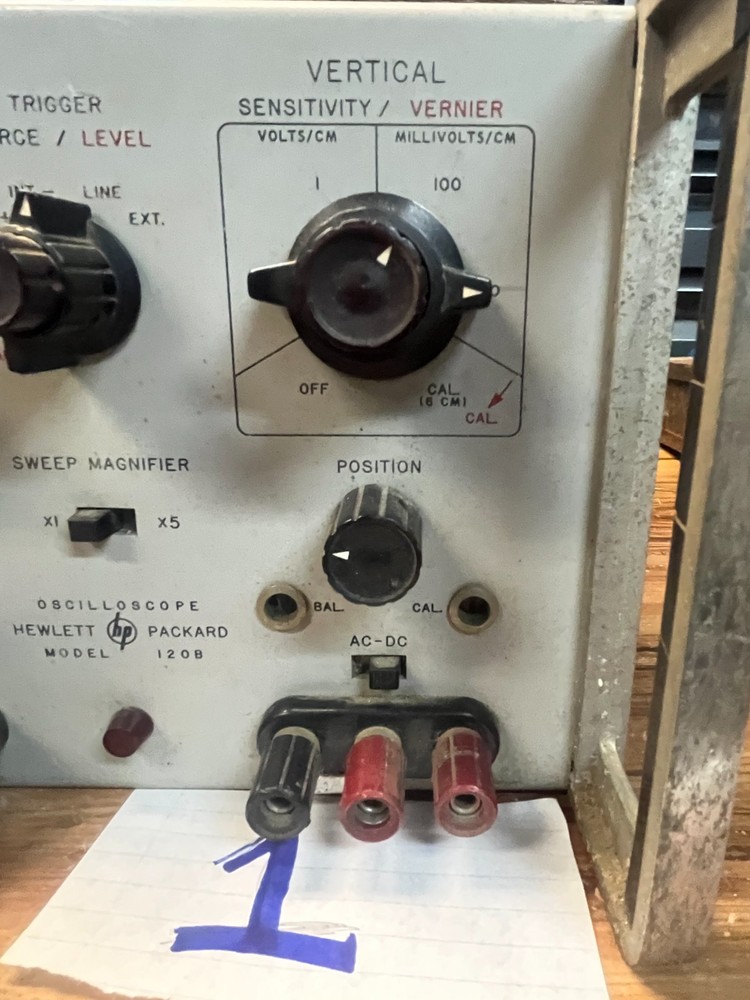 HP Hewlett-Packard Oscilloscope Model 120B - Powers on but untested.