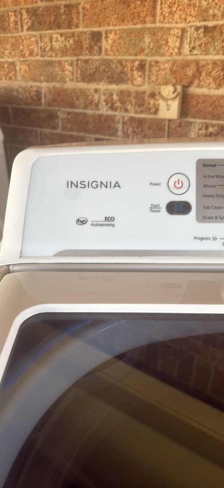 Insignia 4.1 Cu. Ft. High Efficiency Top Load White Washer
