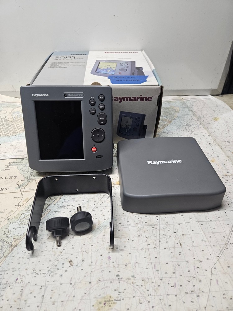 Raymarine RC435 GPS Chartplotter
