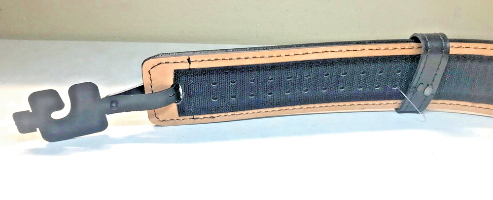 Gould & Goodrich Leather Buckleless Hook and Loop Duty Belt Size 32