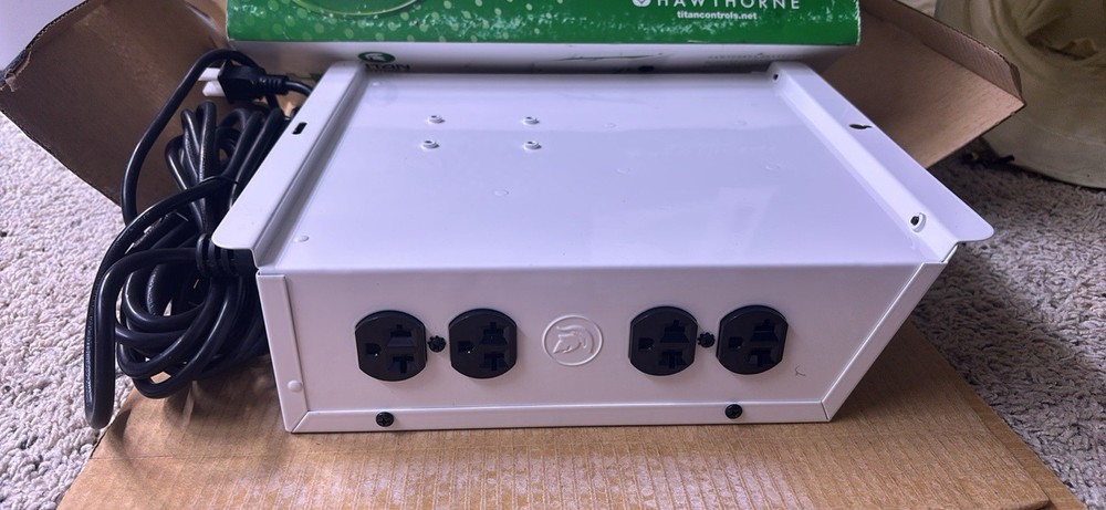 Titan Controls Helios 8 Light Controller White Relays For Hydroponic LED