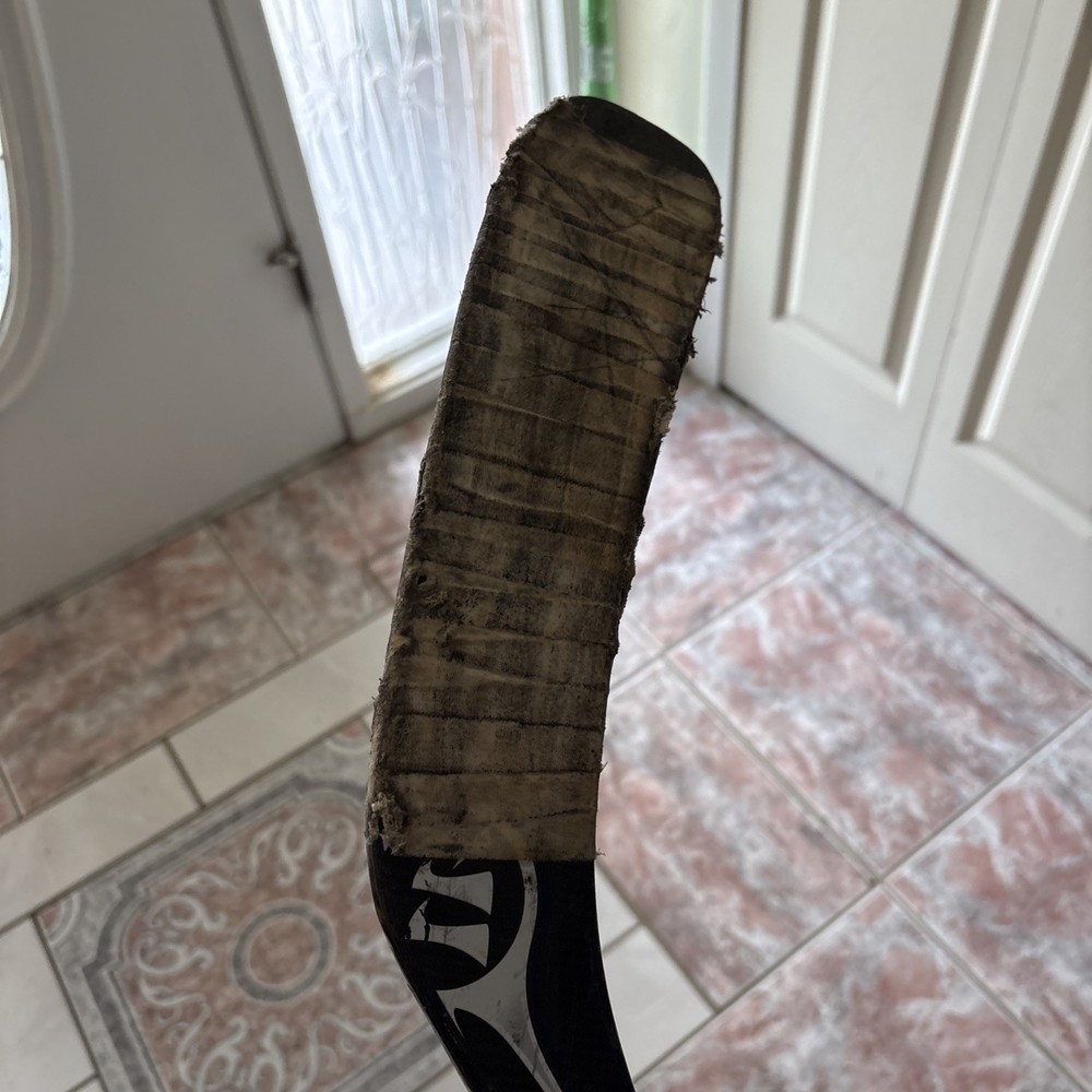 Warrior DT2 senior Hockey Stick (lefty )