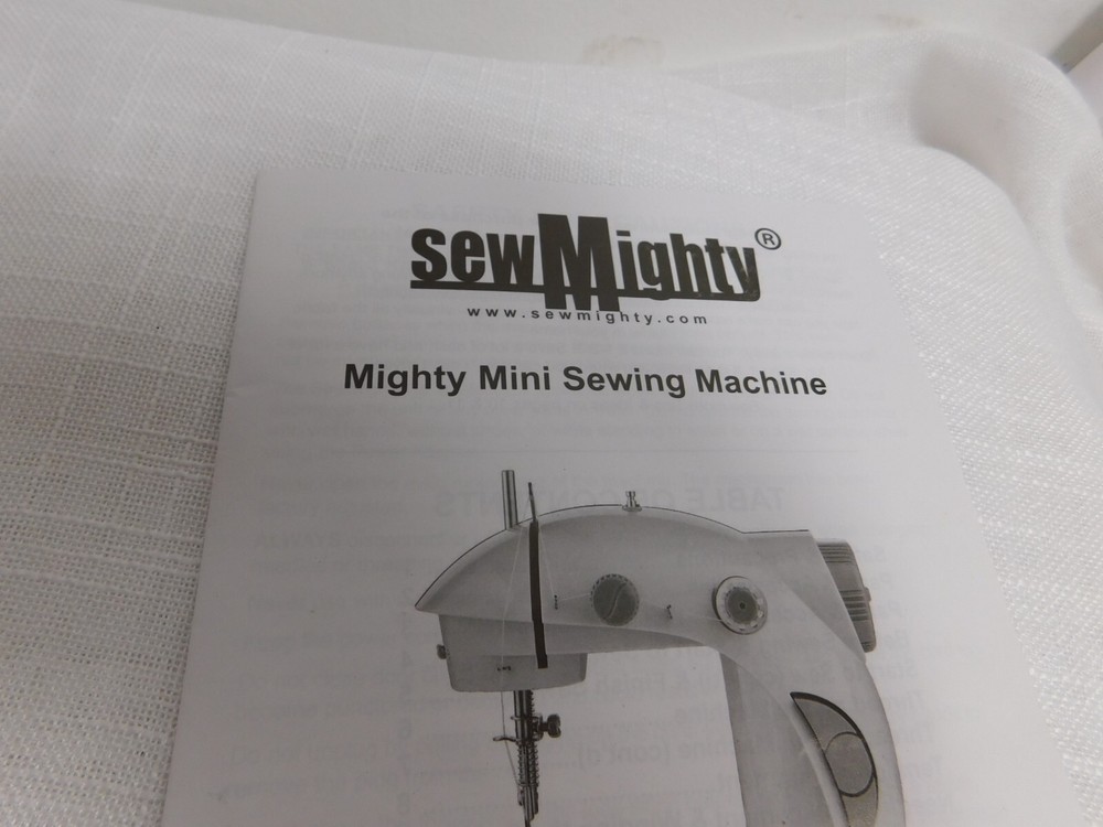 E5 - Sew Mighty Mini Sewing Machine NIB