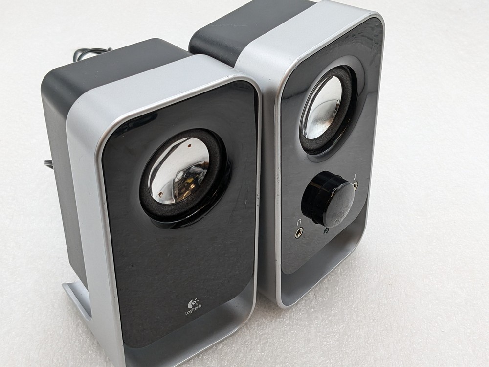 Logitech LS11 S-00035 3.5mm Desktop PC Computer Stereo Speakers