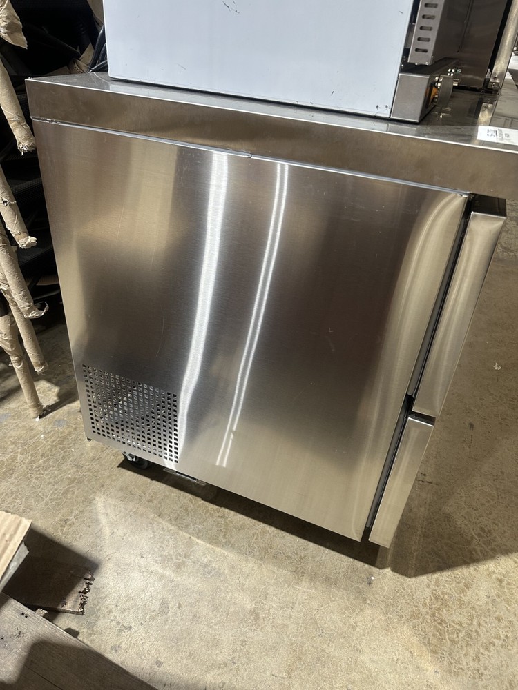 UNDERCOUNTER FREEZER 6 DRAWER