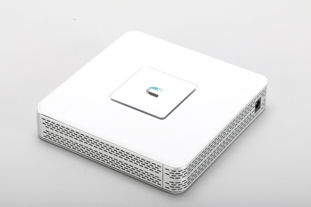 Ubiquiti Networks UniFi USG Security Gateway - Fair Condition
