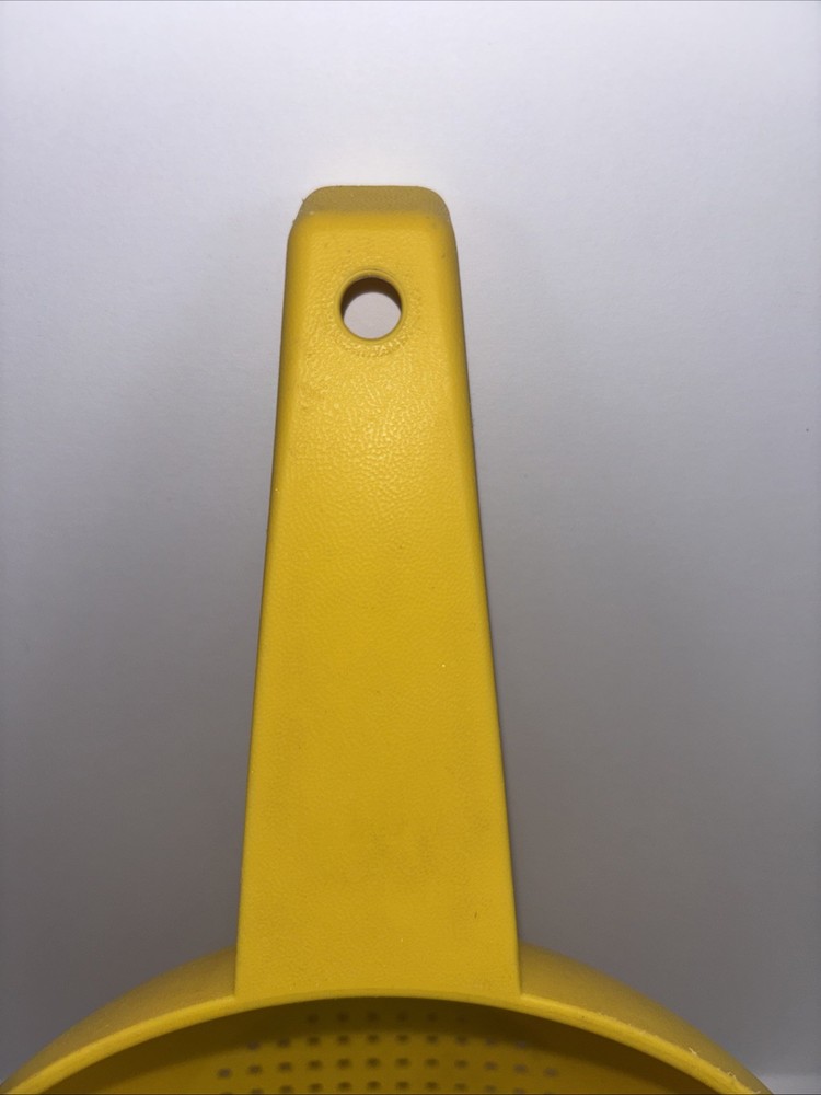 Vintage Tupperware 2 Quart Colander Strainer w/ Handle & 2 Pour Spouts Yellow