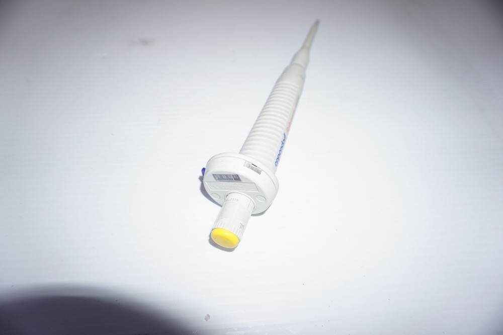 EPPENDORF REFERENCE AUTOCLAVABLE 100 PIPETTE (HLP49)