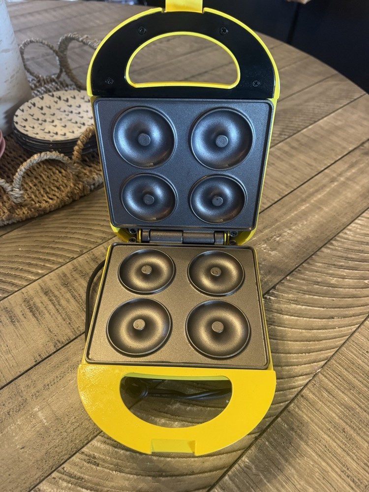 Babycakes Mini Donut Maker Makes 4 Lemon Yellow