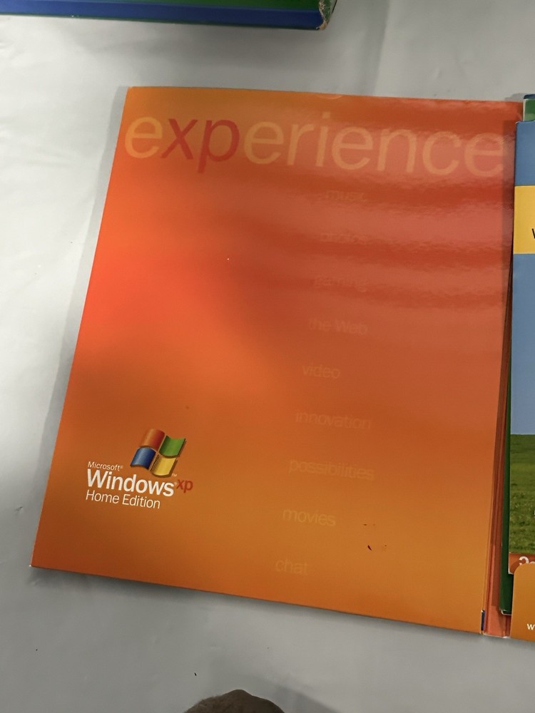 Microsoft Windows XP Home Edition - Full Version with Service Pack 2 CD-ROM